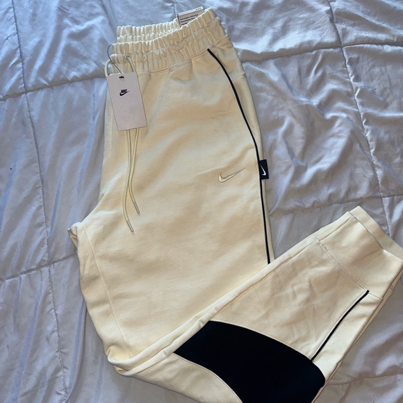 Nike Cream Joggers with Black Details - Picture 7 of 7